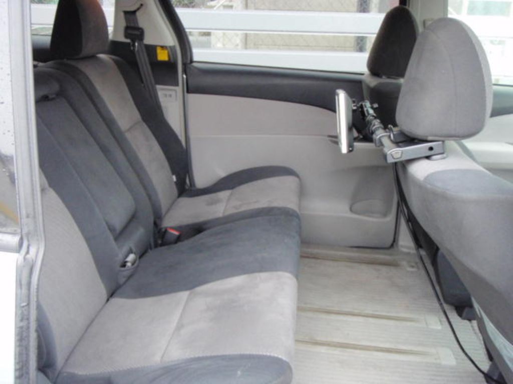 2006 Toyota Estima