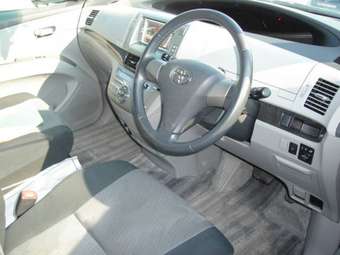 2006 Toyota Estima Photos