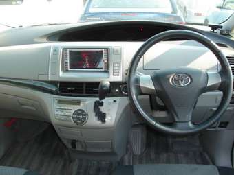 2006 Toyota Estima Pictures