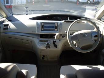 2006 Toyota Estima Pictures