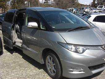 2006 Toyota Estima Pictures