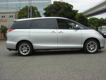 2006 Toyota Estima Pictures