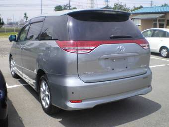 2006 Toyota Estima Pictures