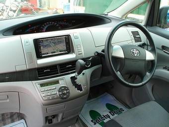 2006 Toyota Estima Photos