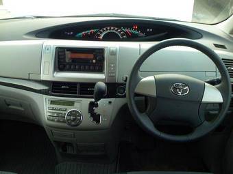 2007 Toyota Estima Images