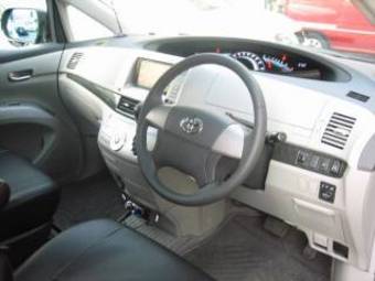 2007 Toyota Estima Images