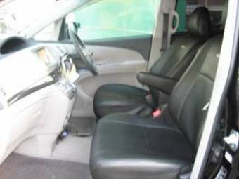 2007 Toyota Estima Photos