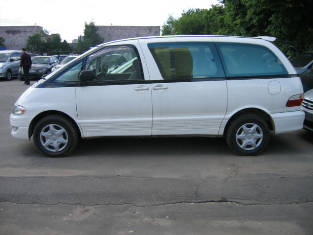 1998 Toyota Estima Emina Photos