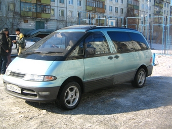 Toyota Estima Lucida