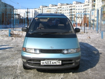 Toyota Estima Lucida