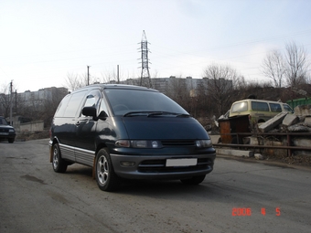 Toyota Estima Lucida