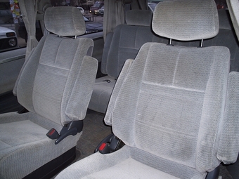 Toyota Estima Lucida