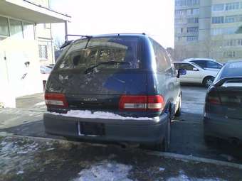 Toyota Estima Lucida