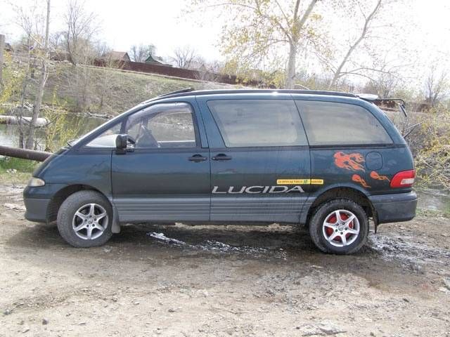 1995 Toyota Estima Lucida