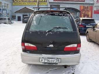 Toyota Estima Lucida