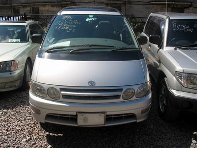 1998 Toyota Estima Lucida Pictures