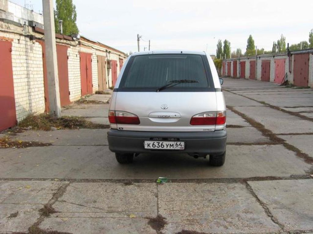 1999 Toyota Estima Lucida