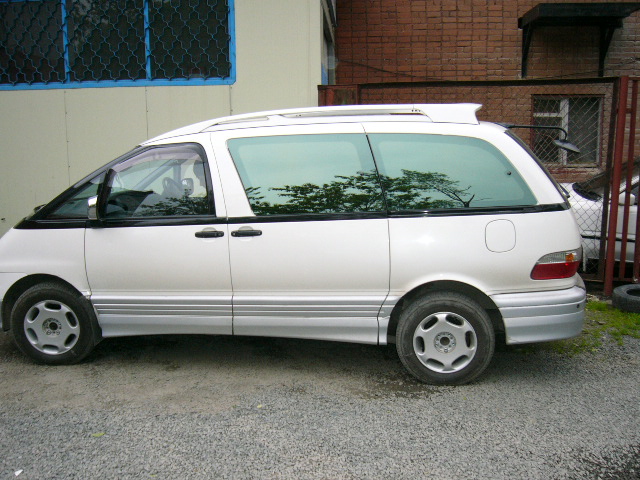 1999 Toyota Estima Lucida Pictures