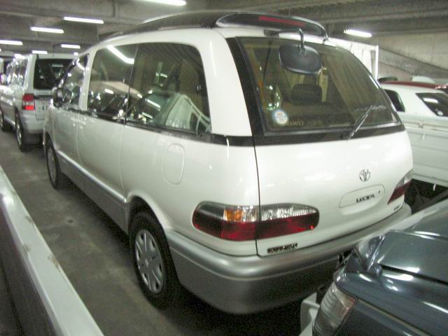1999 Toyota Estima Lucida Pictures