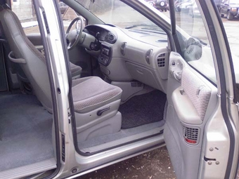 Toyota Estima Lucida