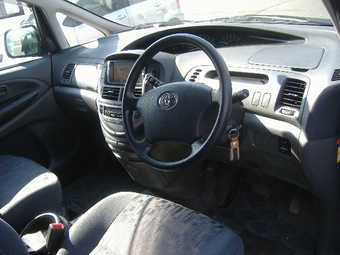 Toyota Estima Lucida