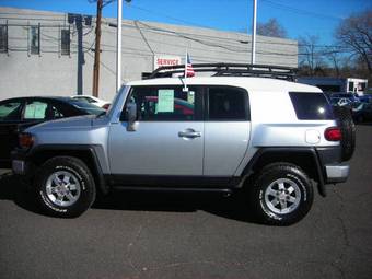 2007 Toyota FJ Cruiser Images