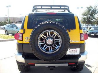 2007 Toyota FJ Cruiser Pictures