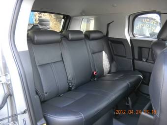 2010 Toyota FJ Cruiser Images