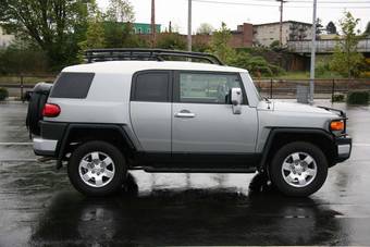 2010 Toyota FJ Cruiser Photos