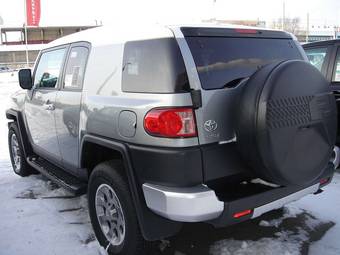 2011 Toyota FJ Cruiser Pictures