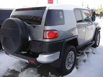 2011 Toyota FJ Cruiser Pictures