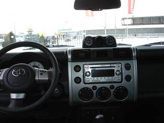 2011 Toyota FJ Cruiser Photos