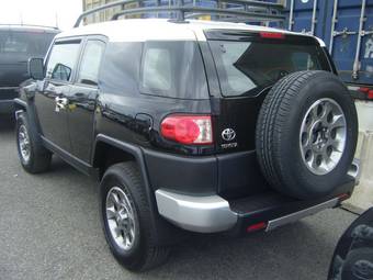 2011 Toyota FJ Cruiser Photos