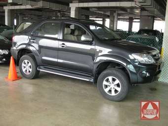 2005 Toyota Fortuner Photos