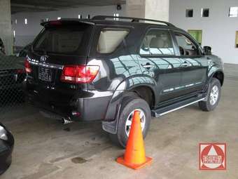 2005 Toyota Fortuner Photos