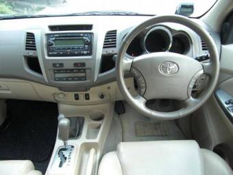 2005 Toyota Fortuner Pictures