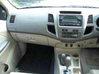 2005 Toyota Fortuner Pics