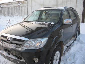 2006 Toyota Fortuner Images