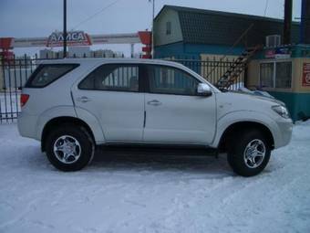 2006 Toyota Fortuner Photos