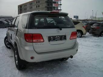 2006 Toyota Fortuner Images