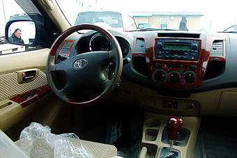 2009 Toyota Fortuner Photos