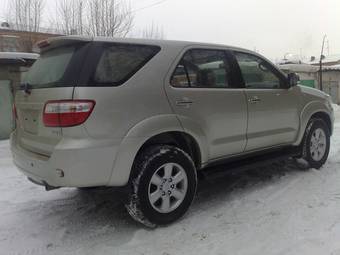 2009 Toyota Fortuner Images