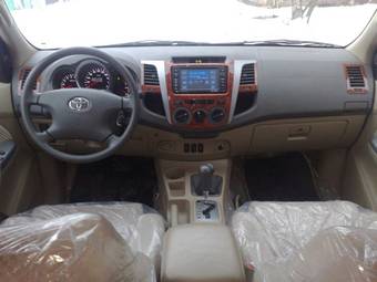 2009 Toyota Fortuner Pictures