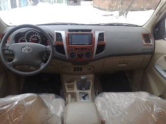 2009 Toyota Fortuner Photos