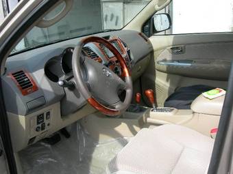 2009 Toyota Fortuner Photos