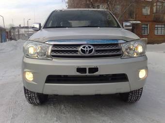 2010 Toyota Fortuner Images