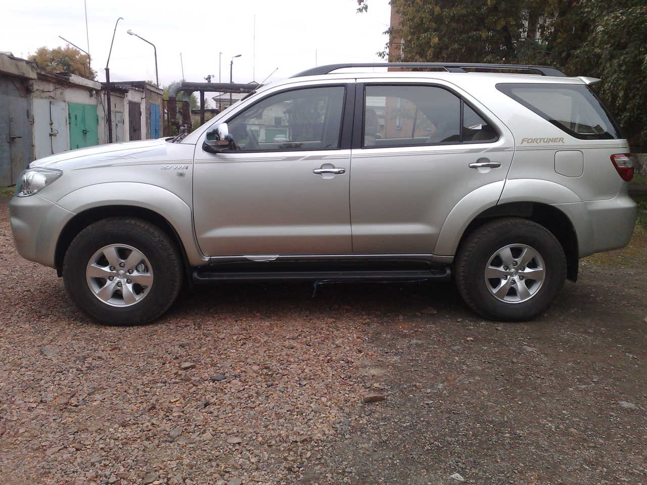 2011 Toyota Fortuner specs, Engine size 2.7, Fuel type Gasoline, Drive ...