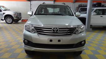 2011 Toyota Fortuner Photos