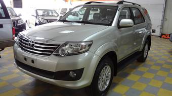 2011 Toyota Fortuner Pictures
