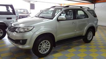 2011 Toyota Fortuner Photos